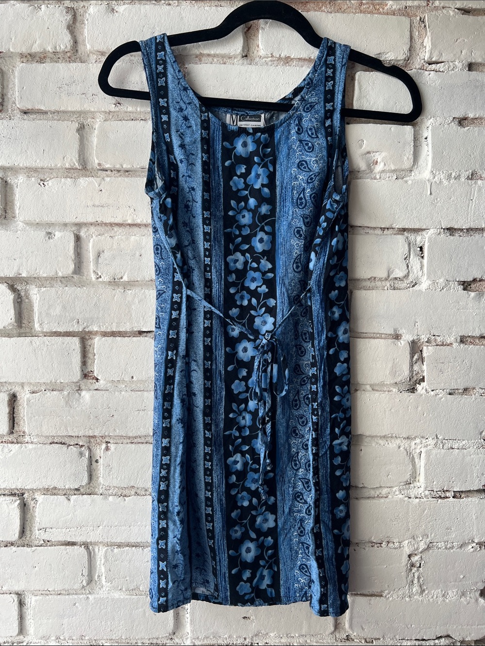 Vintage lightweight Sleeveless Blue Floral-Stripe Midi Dress with Tie Waist